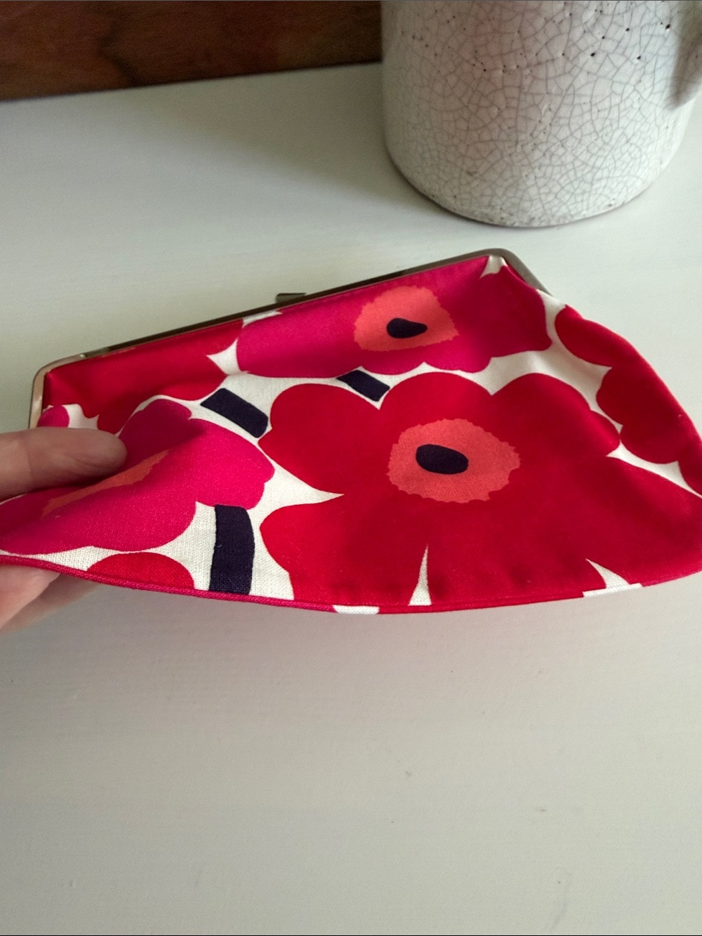 Marimekko Red Mini Unikko Pouch ‘Puolikas Kukkaro’ with Kiss Lock Closure NWT - Picture 5 of 9